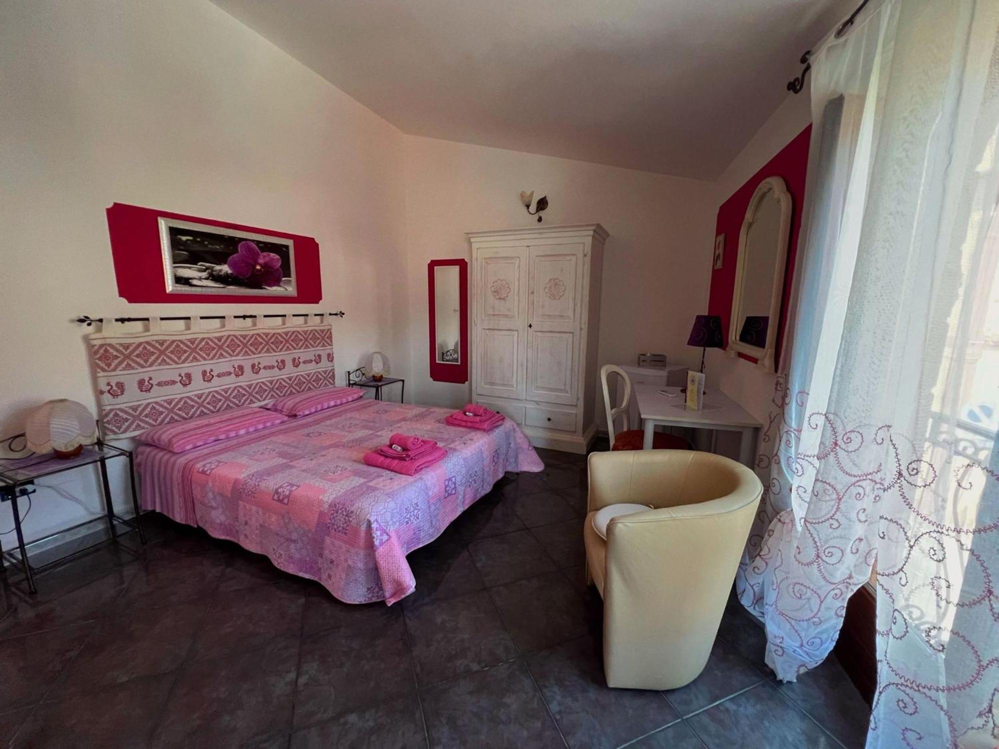 Locazioni Brevi La Rosaviola Guest Rooms Teulada Bagian luar foto