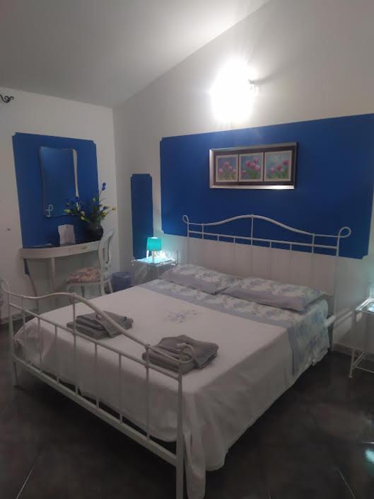 Locazioni Brevi La Rosaviola Guest Rooms Teulada Bagian luar foto